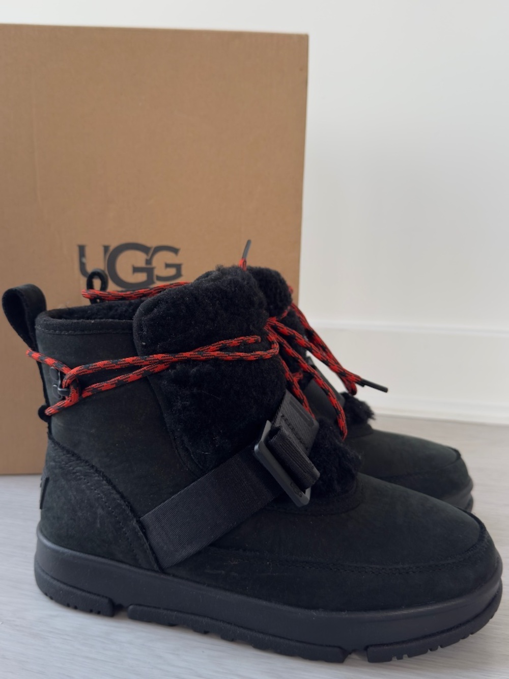 UGG W Classic weather hiker boots